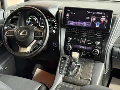 2020 Lexus LM 300h 7-seat, чёрный — фото 16