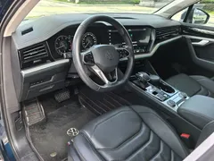 2022 Volkswagen Touareg 2.0TSI Ruishang, синий — фото 8