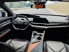 2022 Changan UNI-V 1.5T Premium — фото 8