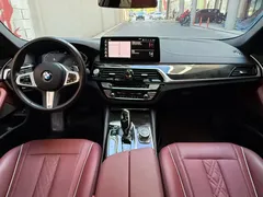 2022 BMW 5 Series 530Li Leading M Sport Package, белый — фото 7