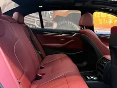 2022 BMW 5 Series 530Li Leading M Sport Package, белый — фото 9