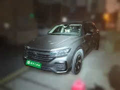 2021 Volkswagen Touareg 3.0TSI Black Sport Package — фото 1