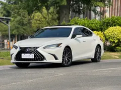 2021 Lexus ES 300h Premium, белый — фото 1