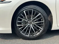 2021 Lexus ES 300h Premium, белый — фото 16