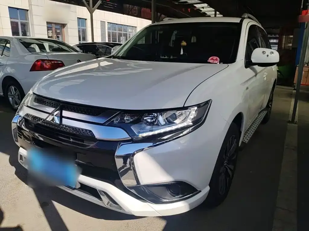 2021 Mitsubishi Outlander 2.0L 2WD 5 Seats