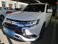 2021 Mitsubishi Outlander 2.0L 2WD 5 Seats, белый — фото 1