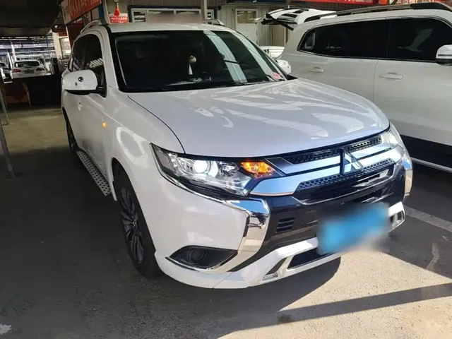 2021 Mitsubishi Outlander 2.0L 2WD 5 Seats