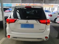 2021 Mitsubishi Outlander 2.0L 2WD 5 Seats, белый — фото 6