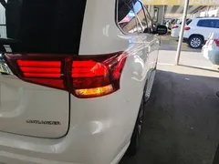 2021 Mitsubishi Outlander 2.0L 2WD 5 Seats, белый — фото 8