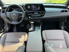 2021 Lexus ES 300h Hybrid Premium — фото 7