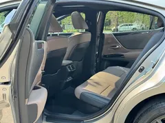 2021 Lexus ES 300h Hybrid Premium — фото 8