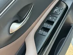 2021 Lexus ES 300h Hybrid Premium — фото 14