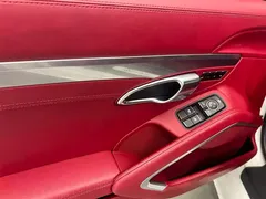 2022 Porsche 718 Boxster 2.0T, белый — фото 11