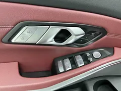 2022 BMW 3 Series 325i M Sport Dark, белый — фото 8