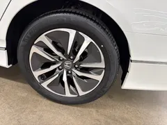 2022 Honda Accord 2.0L Hybrid, белый — фото 17
