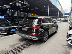 2023 Audi Q7 55 TFSI quattro S line Sport, чёрный — фото 4