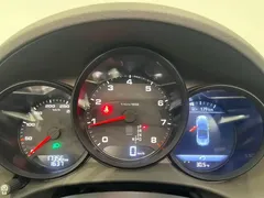 2022 Porsche 718 Boxster 2.0T — фото 12