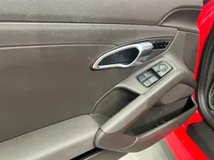 2022 Porsche 718 Boxster 2.0T — фото 16
