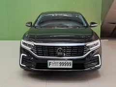2023 Volkswagen Passat 430PHEV Luxury, чёрный — фото 1