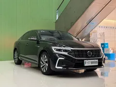 2023 Volkswagen Passat 430PHEV Luxury, чёрный — фото 2