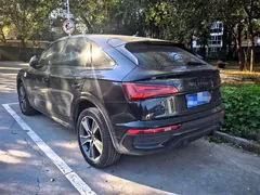 2023 Audi Q5L Sportback 40 TFSI Luxury, чёрный — фото 11