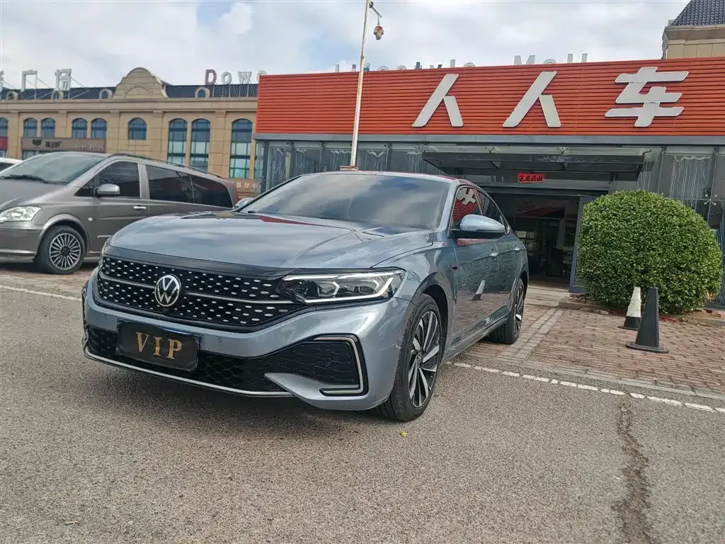 2022 Volkswagen Passat 330TSI Premium