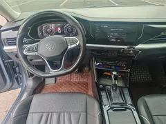 2022 Volkswagen Passat 330TSI Premium, синий — фото 12