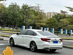2022 Honda Accord 260TURBO Premium, белый — фото 7