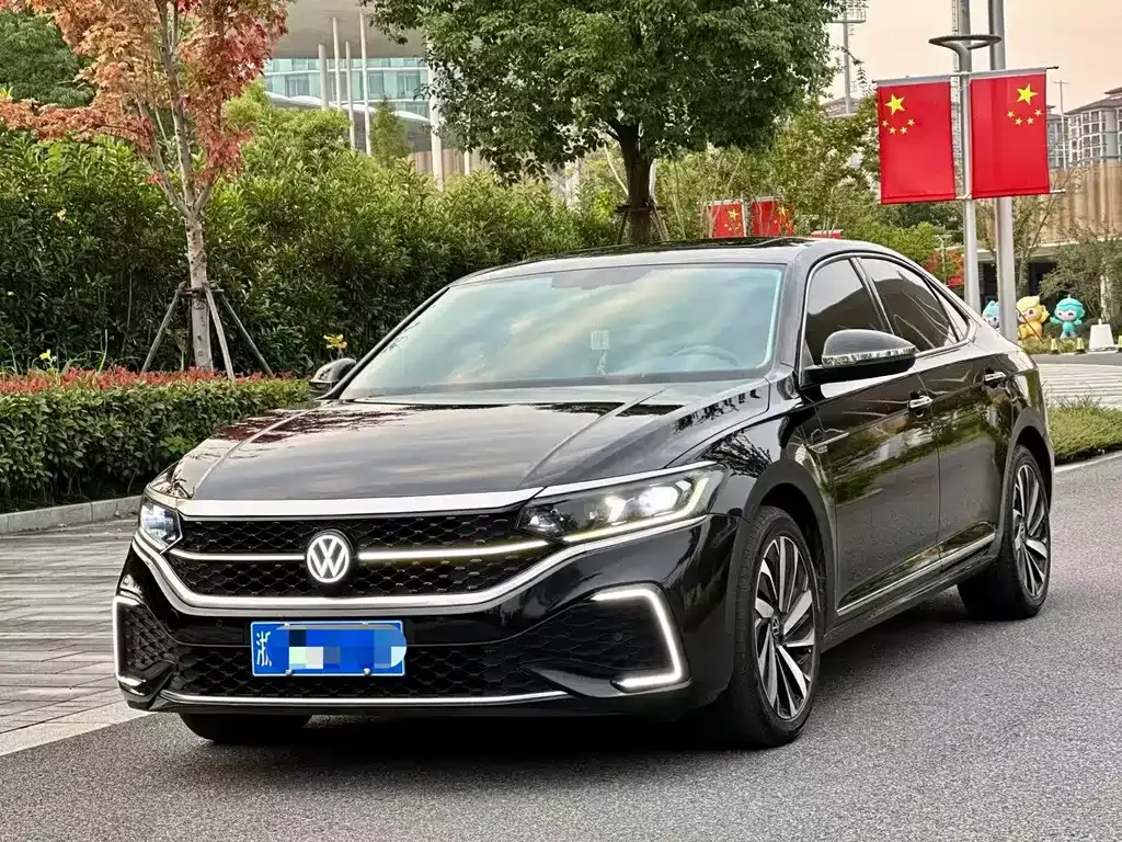 2023 Volkswagen Passat 330TSI Luxury