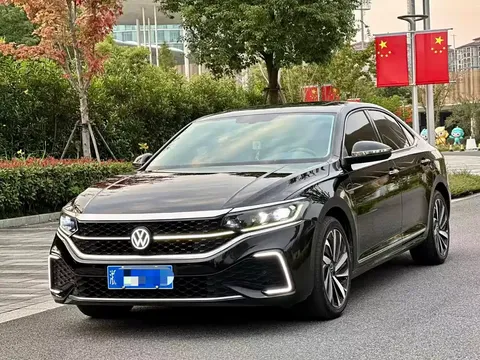 2023 Volkswagen Passat 330TSI Luxury
