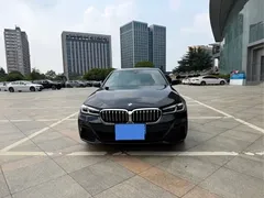 2021 BMW 5 Series 530Li Premium M Sport Package, чёрный — фото 2