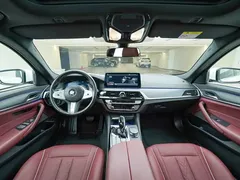 2022 BMW 5 Series 530Li xDrive M Sport Package, белый — фото 19