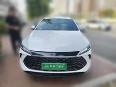 2025 BYD Qin PLUS DM-i PHEV Smart Driving 128km Advance, белый — фото 2