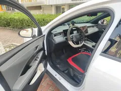2025 BYD Qin PLUS DM-i PHEV Smart Driving 128km Advance, белый — фото 12