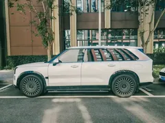 2025 Zeekr 9X Hyper 70kWh 6-seat, белый — фото 3