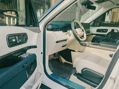 2025 Zeekr 9X Hyper 70kWh 6-seat, белый — фото 4