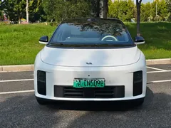 2025 Li Auto i6 4WD Standard, белый — фото 3