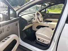 2025 Li Auto i6 4WD Standard, белый — фото 5