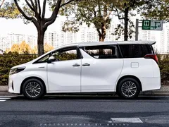 2021 Toyota Alphard Hybrid 2.5L Luxury, белый — фото 3