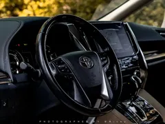2021 Toyota Alphard Hybrid 2.5L Luxury, белый — фото 5