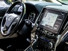 2021 Toyota Alphard Hybrid 2.5L Luxury, белый — фото 6