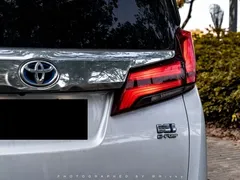2021 Toyota Alphard Hybrid 2.5L Luxury, белый — фото 15