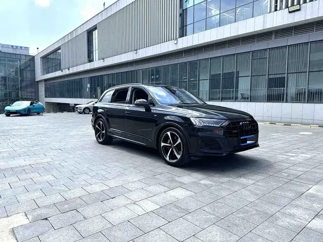 2021 Audi Q7 55 TFSI quattro S line Sport