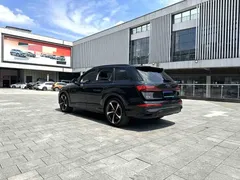 2021 Audi Q7 55 TFSI quattro S line Sport, чёрный — фото 7
