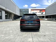 2021 Audi Q7 55 TFSI quattro S line Sport, чёрный — фото 8