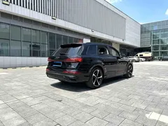 2021 Audi Q7 55 TFSI quattro S line Sport, чёрный — фото 9