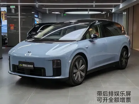 2025 Li Auto i8 Standard