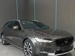 2022 Volvo V90 Cross Country B5 AWD — фото 3