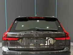 2022 Volvo V90 Cross Country B5 AWD — фото 7