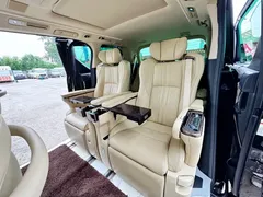 2021 Toyota Alphard Hybrid 2.5L Premium, чёрный — фото 17